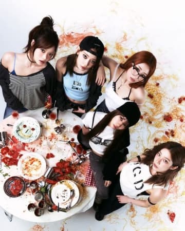 LE SSERAFIM、世界の年末ステージに引っ張りだこ！日本からアメリカまでグローバルな存在感