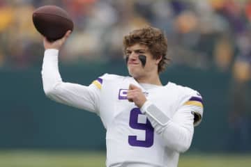 バイキングスQBマッカーシーが脳しんとうプロトコルをクリア、コマンダース戦出場の見込み