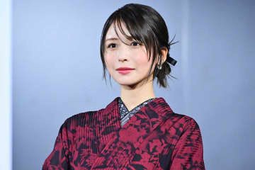 長濱ねる、ぴったぴたユニフォーム姿にファン悶絶「かわいい」「女性から見ても惚れ惚れ」