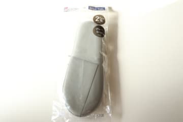さすがダイソーさんわかってる！使い終えたら気軽にポイッ！意外と使い心地が良い携帯用スリッパ