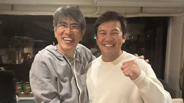 DeNA山﨑康晃、石橋貴明の近影を公開！　笑顔見せるも「少し痩せたかも」と変化に注目集まる