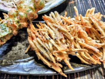 ごぼうと人参のかき揚げ！コレを加えて、きんぴら風仕上げ！サクサクかき揚げ！