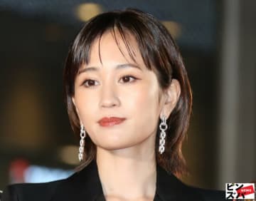 「まゆゆ」以外“神7”も集結、AKB48OGの“ドーム即完レベル”集客力はとんでもなかった　紅白への期待も