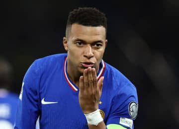 エムバペＶＳハーランド　Ｗ杯１次リーグで直接対決「バロンドールをかけた戦い」