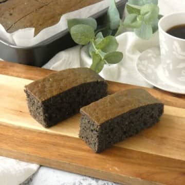 ホットケーキミックスで簡単!「黒ごまのスティックケーキ」