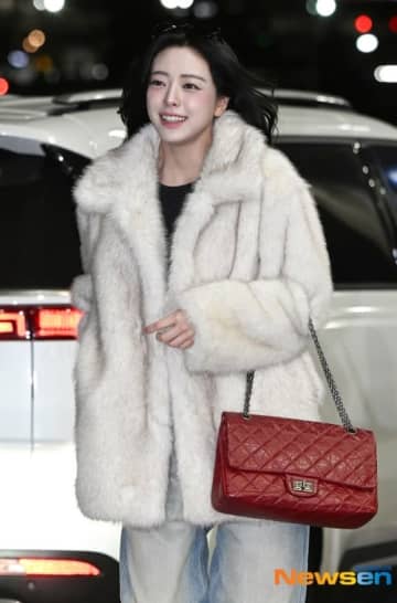 【PHOTO】ITZY、スケジュールのため日本へ！爽やかな笑顔で登場（動画あり）