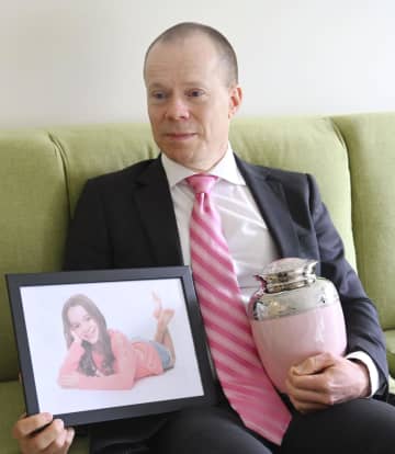 SNSで摂食障害、娘失う　豪の父親「日本も規制を」