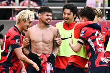 鹿島が9年ぶり9度目のJ1優勝！　レオ・セアラの2発で勝利…2位柏から逃げ切り王座奪還