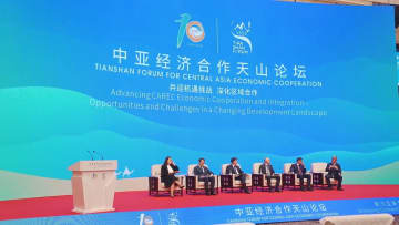 中央アジア経済協力天山フォーラム開催　中国新疆ウイグル自治区