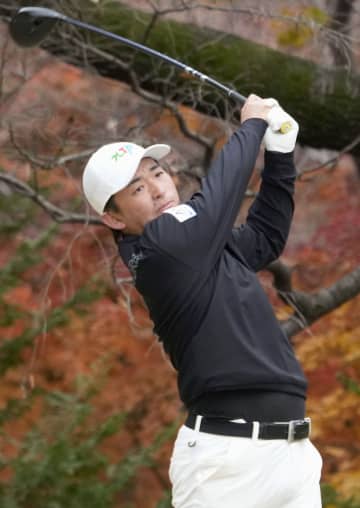 男子ゴルフ賞金王は最終日決着　金子と蝉川、白熱V争い