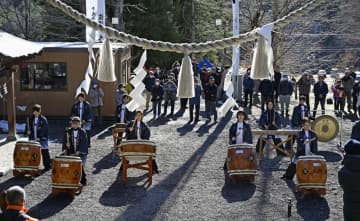 福島、原発事故前の例大祭復活　飯舘村の神社、15年ぶり