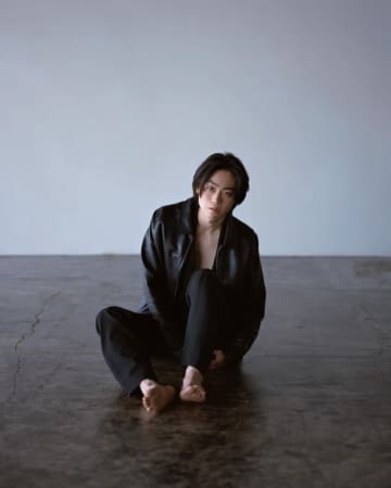 菅田将暉、EP『SENSATION CIRCLE』ジャケット写真＋新アーティスト写真解禁