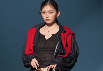 「驚異的に脚が長い」ゆうちゃみ、抜群スタイルに驚きの声！ショーパンから覗く脚線美に「スタイル良すぎるやろ」反響