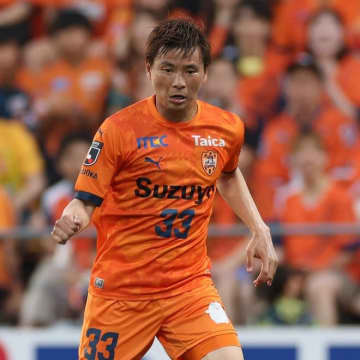 「こんな形で引退はしたくない」エスパ退団の乾貴士が涙のスピーチ「１つだけ本当に伝えたかったことは...」