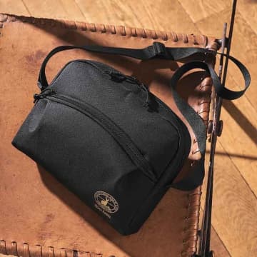 50周年「キャプテンスタッグ」のポケット充実ショルダーバッグが付録！　MonoMax 2月号増刊