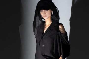 リミ フゥ26年春夏コレクション - 変化をまとって