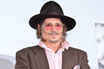 ジョニー・デップの撮影会が5時間遅れの異常事態　払い戻し案内も…ネット悲痛「何時まで待ってでもいい！撮らせて」