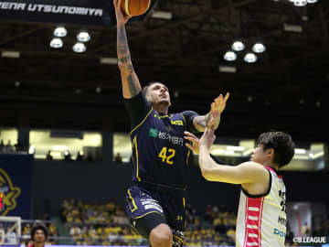 宇都宮が秋田との接戦を制して東地区首位に…フォトゥ19得点、復帰の小川敦也も攻守に躍動