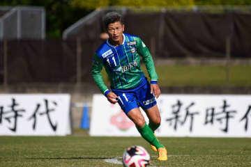 「若手に席を譲る気は？」58歳キングカズの現役宣言に賛否両論。JFLの観客動員に貢献する「歩く広告塔」の功罪を問う