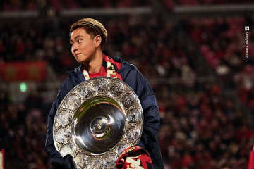 「あれはシャペウ（笑）」4カ月ぶり先発で先制アシスト、苦しみ抜いた荒木遼太郎が初タイトルに「何にも変えられないぐらい嬉しい」