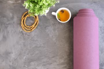 消化力を高める朝の習慣！ヨガと「内臓に優しい」食事の摂り方