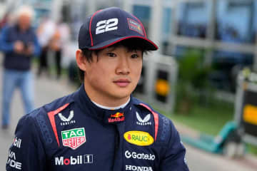 F1最終戦、角田裕毅に悲劇「クルーも悪い」「何やっとん…」　予想外のもらい事故にネット悲鳴