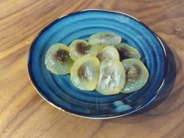 【超簡単】スーパーのわらび餅が“ぷるとろ”に変化♡そのまま食べる前に試したい通なテクニック！