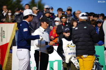 ＜速報＞国内男子の最終戦最終日　”最後の賞金王”を争う金子駆大、蝉川泰果が同組ティオフ