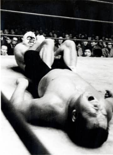力道山　宿敵・魔王と最後のインター王座戦　足四の字地獄延々８分　死の１１日前　６３年１２月４日