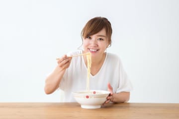 朝食を抜くと脳出血リスク36%増！?高齢者がラーメンやカツ丼を食べるのに適した時間も【77歳・鎌田 實先生】