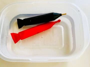 スイーツ飾りで余ったチョコペンの保存法。固まる解決策