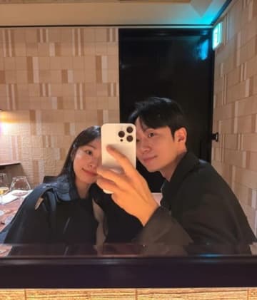 “フィギュア女王”キム・ヨナ、イケメン夫との甘い日常を公開！5カ月ぶりの2SHOTにファン歓喜【PHOTO】