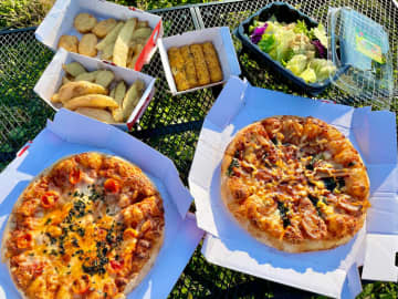 【ドミノ・ピザ】おすすめピザ・サイドメニューのランキング1位はどれ？お得な半額情報も紹介！