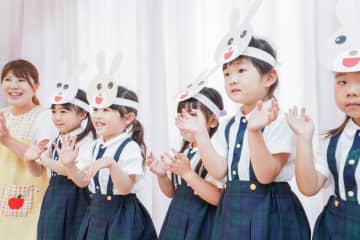 「東京は保育料ゼロ円」というママ友にモヤ…川崎のわが家は「月8万円」払ってます。ただ“多摩川を超えただけ”で「100万円」も差が出るなんて、理不尽ではないでしょうか？ 統一されない理由とは