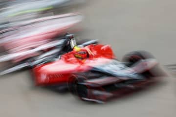 ルーキーが宙を舞うクラッシュで驚愕の幕開け。フォーミュラEシーズン12初戦は元王者デニスがポール・トゥ・ウイン