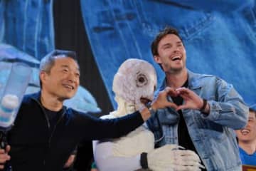 DCコスプレイヤーにジム・リー＆ニコラス・ホルトが興奮　東京コミコン2025セレブステージ