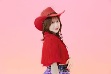 内田真礼、新曲「LOVE LOVE ビーム」発表。TVアニメ『魔都精兵のスレイブ2』ED主題歌2に決定