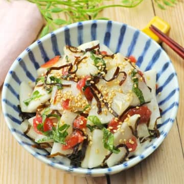【余った大根は全部漬けちゃって】「冬の作り置きはこれ一択」「箸休めにちょうどいい」大根の無限おつまみレシピ4選