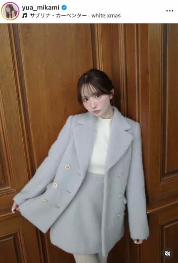 三上悠亜、ドキっ...もふもふミニスカ×ブーツの冬コーデで超キュート　「スタイル良い」悶絶