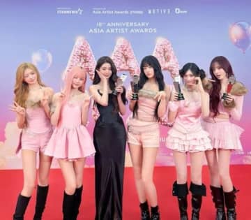 佐藤健＆パク・ボゴムとの“爆走モルモット”も話題に！IVE「2025 AAA」で3冠を達成