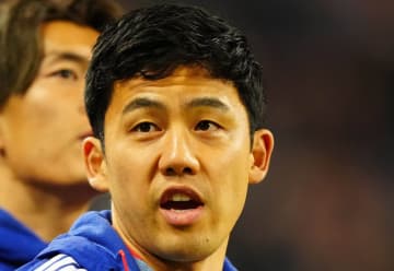 遠藤航が久々出場、スロット監督は起用法に言及。しかしリバプール、リーズ田中碧弾を食らい逃げ切り失敗