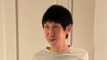 アンガールズ山根 妻が飾り付けたまるで“商業施設”な超豪華クリスマスツリーに反響「オーナメントの数がすごい」