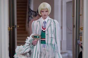 トム ブラウン 2026年春コレクション - 変形と進化、未知なるフォルムとの出会い