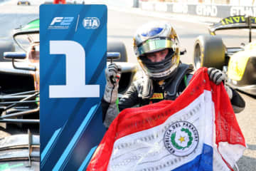 デュルクセンが今季2勝目。インビクタがFIA F2史上2チーム目のタイトル連覇果たす/第14戦レース2