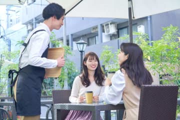 「ごゆっくり」を3単語の英語で言うと？