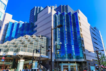 太陽HD【4626】好業績も“物言う株主”らの怒り、社長解任劇で株価急伸、年初来2.3倍に 「非公開化」いつ判断？ 一転、上場維持シナリオも