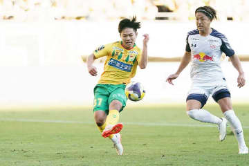 17年越しの“奇跡”にJファン騒然　17歳、現役高校生が「大舞台でバレた」芸術デビュー弾の大仕事