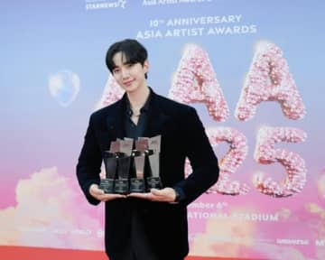 イ・ジュノ、AAA2025を席巻　MCから4冠まで見せた完璧な一日