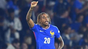 アーセナルはPSGのスーパースター獲得に本腰か、一方でアルテタ監督に去就の話題も