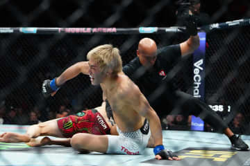 「凄すぎて言葉失うわ」平良達郎のKOに世界が衝撃　元王者を圧倒「日本人初のUFC王者あるぞ!!」